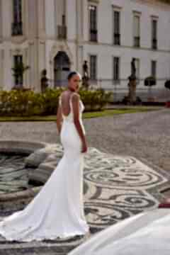 88256_Everley_JAB_FW22_RL_FB_006_2500px-Wide_Digital-Image-Set-3